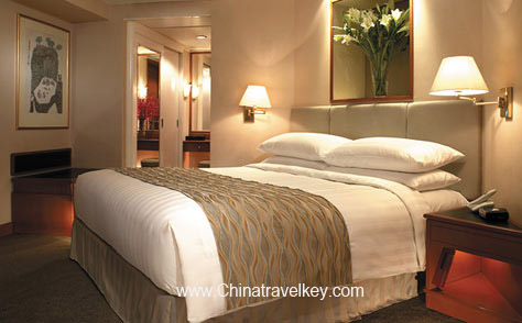 Guestroom of Traders Hotel Beijing