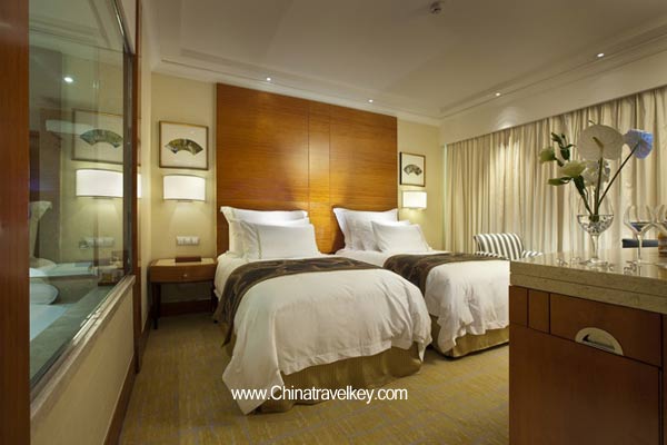 Guestroom of Dragon Hotel Hangzhou