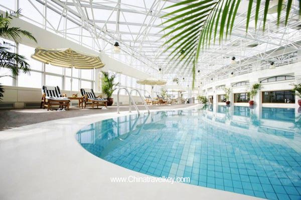 Pool of Radisson Plaza Hotel Hangzhou
