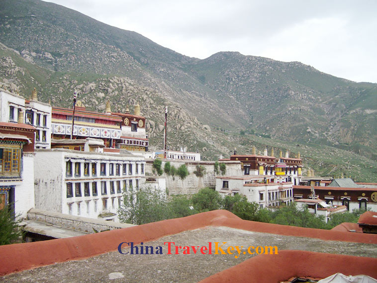 photo of lhasa drepung monastery