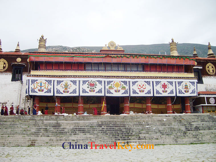 photo of lhasa drepung monastery