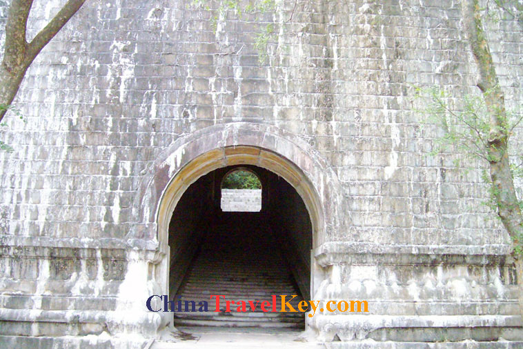 photo of nanjing ming tomb