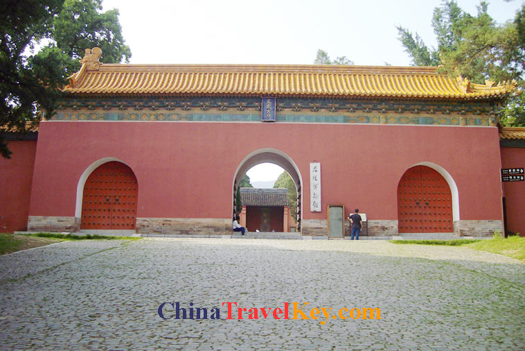 photo of nanjing ming tomb