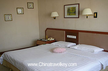 Guestroom of Donghai Hotel Qingdao