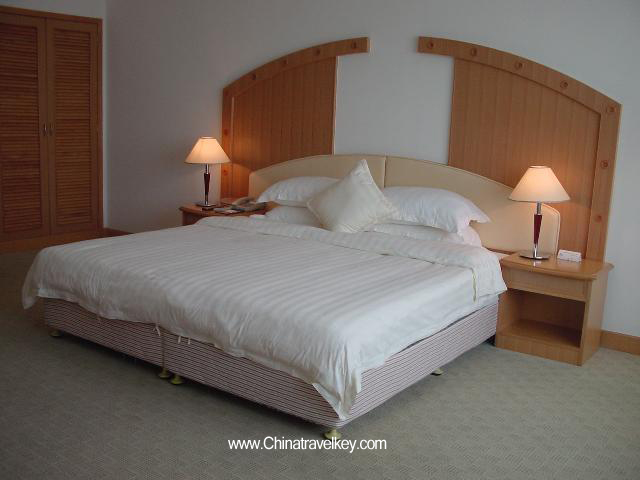 Guestroom of Treasure Island Sea View Hotel Sanya