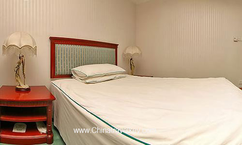 Guestroom of Metropole Hotel Shanghai