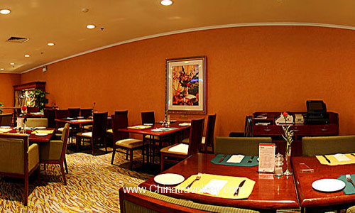 Restaurant of Ramada Pudong Airport Shanghai Hotel 