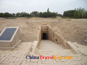 photo of ancietn astana tombs