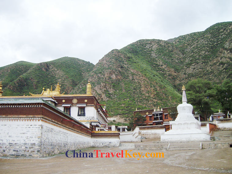 photo of labrang monastery