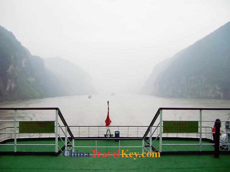 photo of Yangtze River xiling gorge